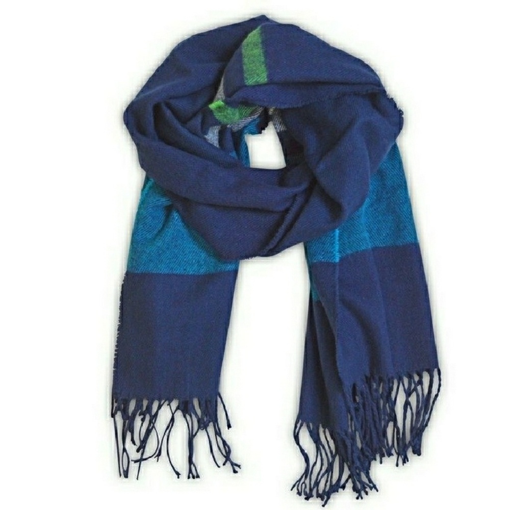 Navy scarf with fringe - Picture 4 of 4